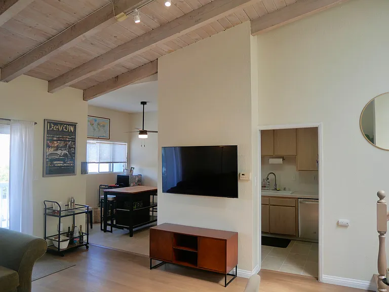 614 Monterey Blvd — Photo 9