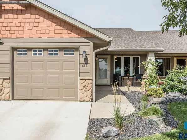 635 Hunter Dr, Harrisburg, SD 57032