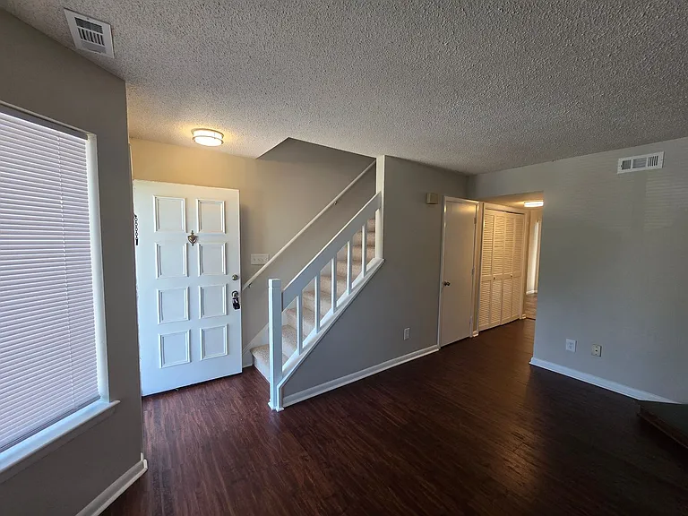 5837 Shady Grove Cir — Photo 2