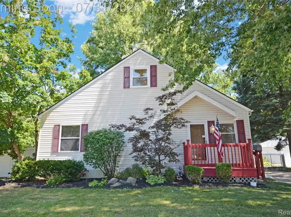 26550 Oakland St, Roseville, MI 48066