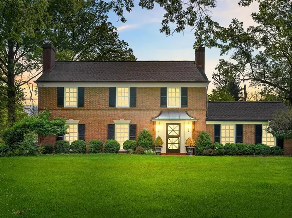 40 Frontenac Estates Dr, Saint Louis, MO 63131