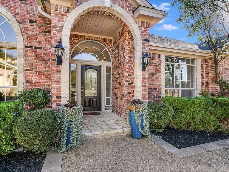 207 Tellus St — Photo 3