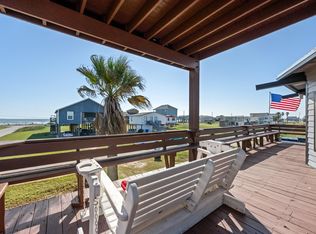 702 Seashell Dr, Freeport, TX 77541