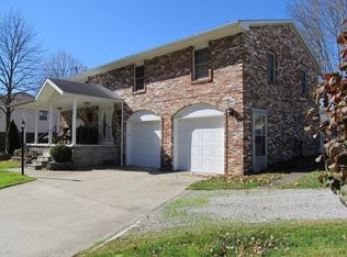 294 Jefferson Dr, Mineral Wells, WV 26150