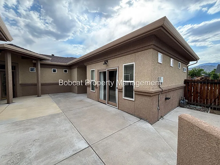 963 Ranchview Cir — Photo 5