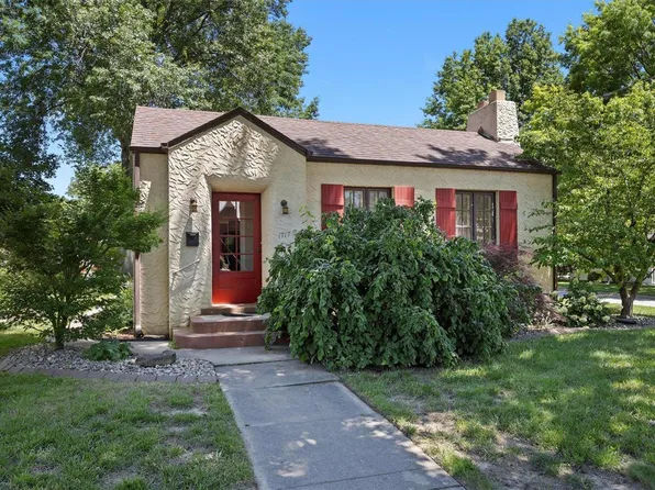 1717 Pine St, Highland, IL 62249