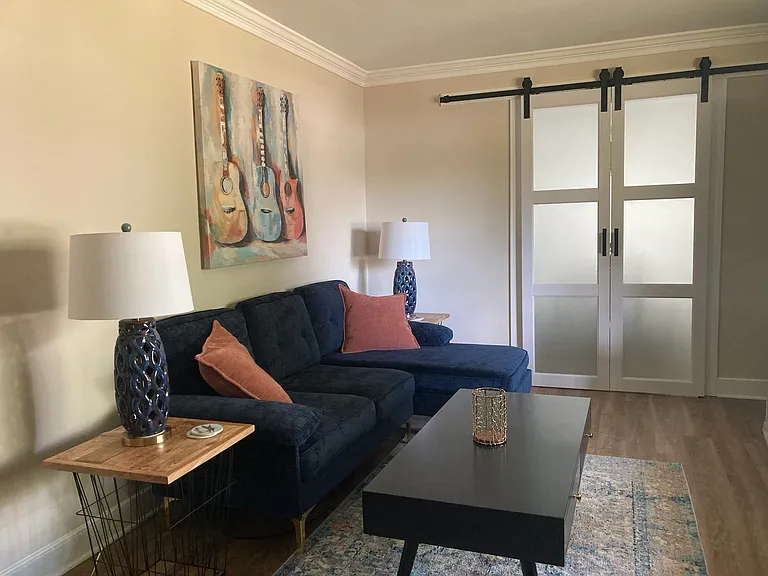7405 Glastonburg Dr — Photo 3