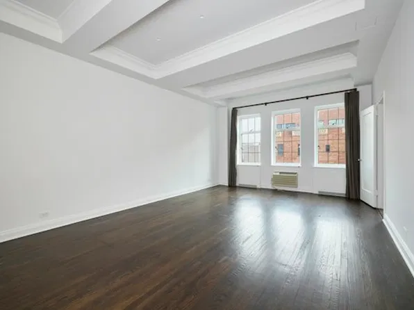 470 West 24th Street image 1 of 6