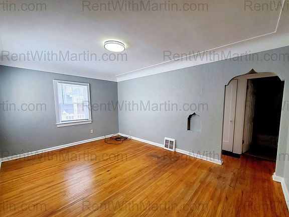 2nd image of 657 Dawson St