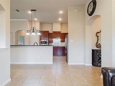 644 Maize Rd — Photo 8
