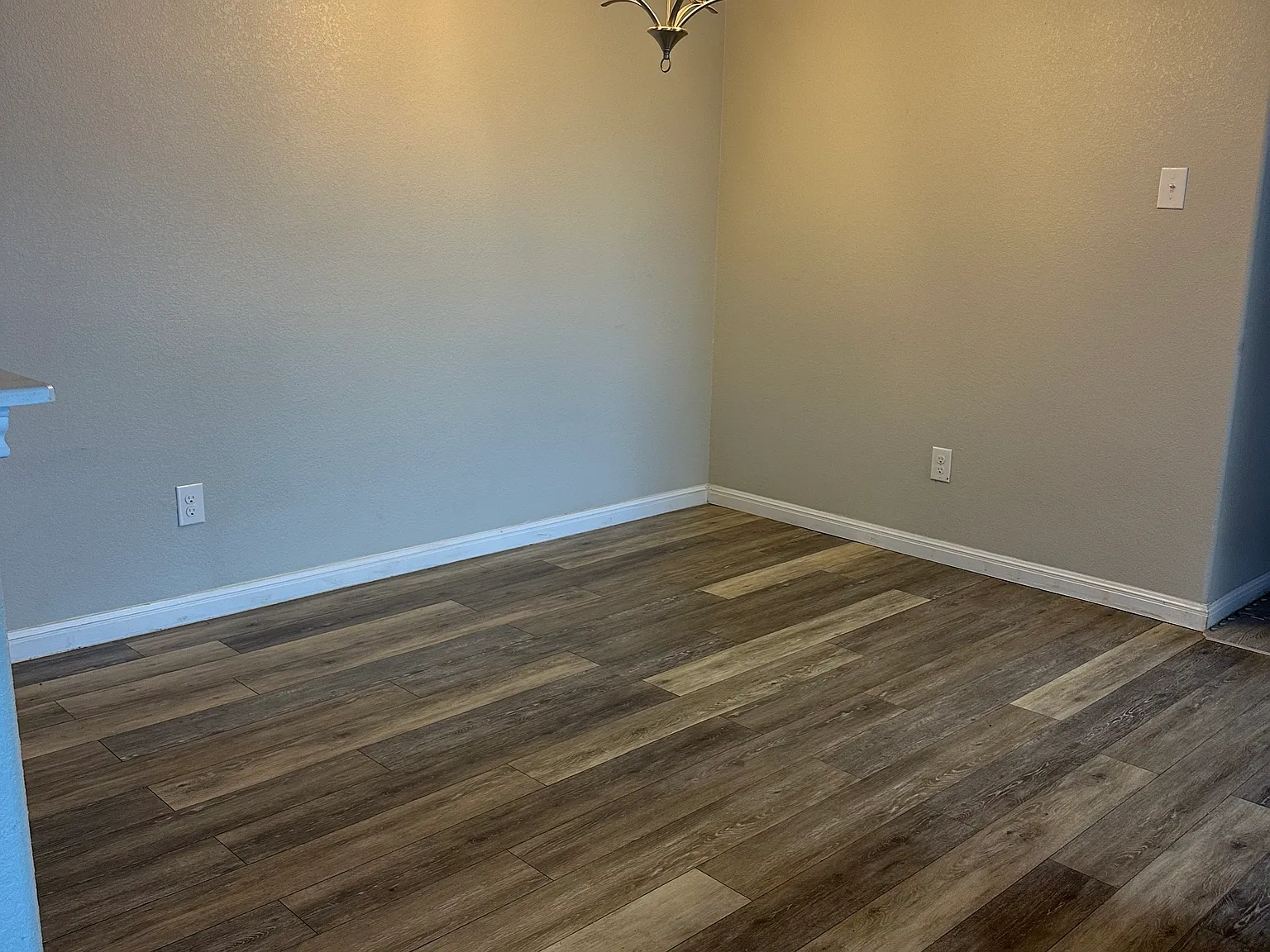 2 bed, 1100 sqft, $1,400 — Photo 2