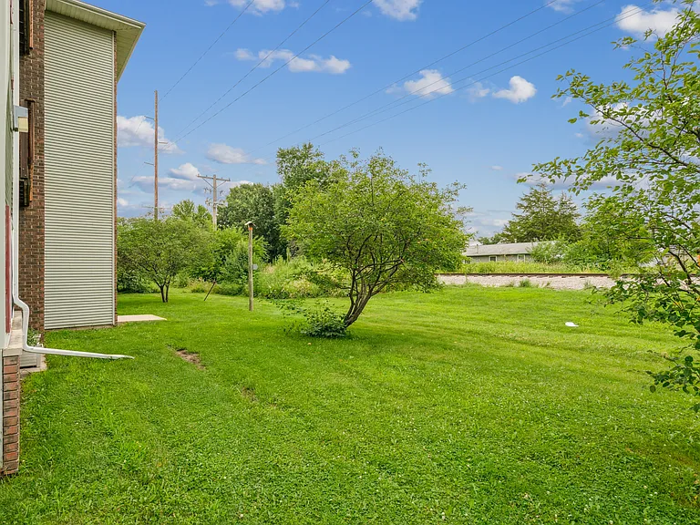 80 Circle Dr #5 — Photo 23