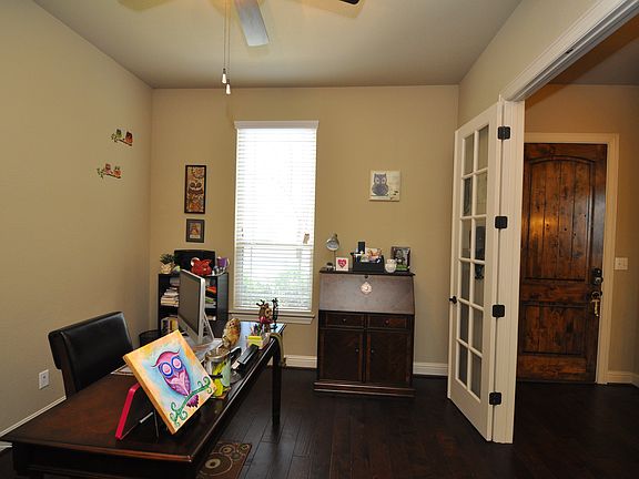 5th image of 512 Grove Bend