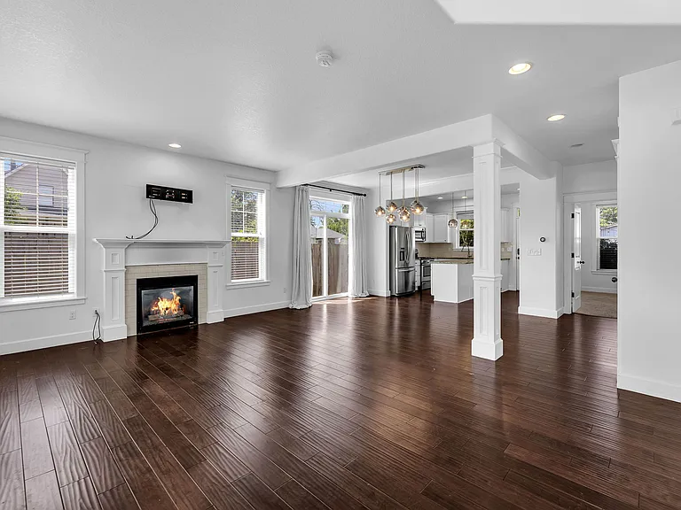 4625 N Hunt St — Photo 3