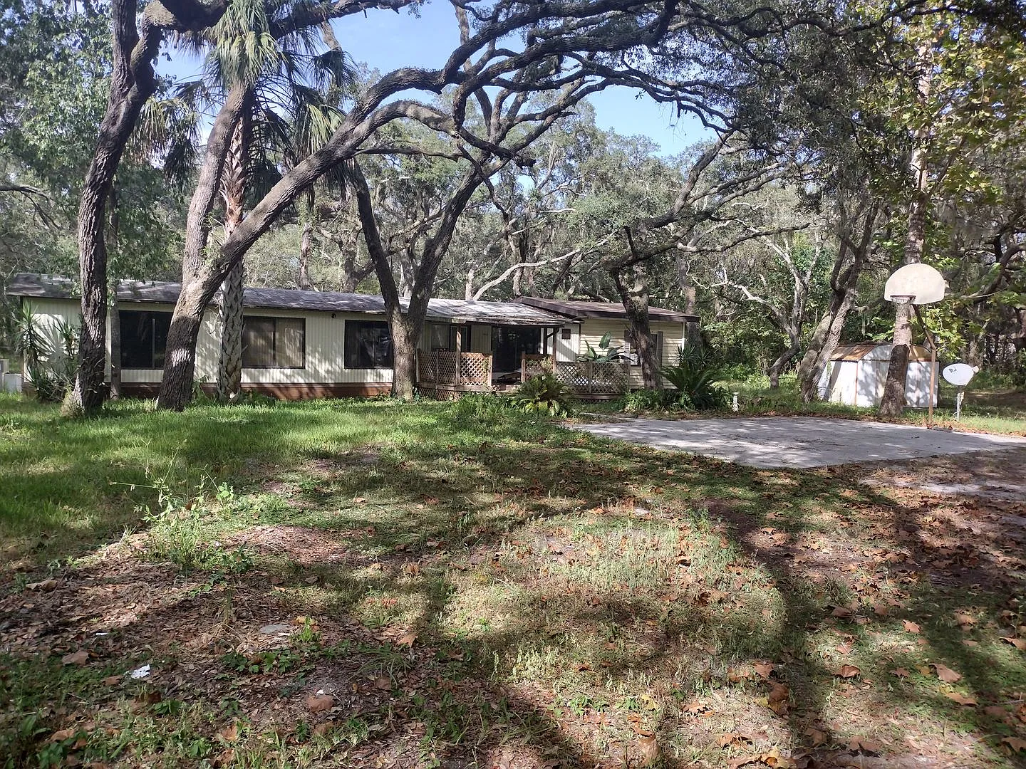 3 bedroom 2 bathroom Home on 2 1/5 acres — Photo 2
