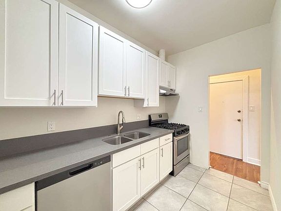 5th image of 410 N Coronado St APT 01