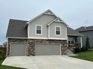 4828 Shady Bend Rd, Leavenworth, KS 66048