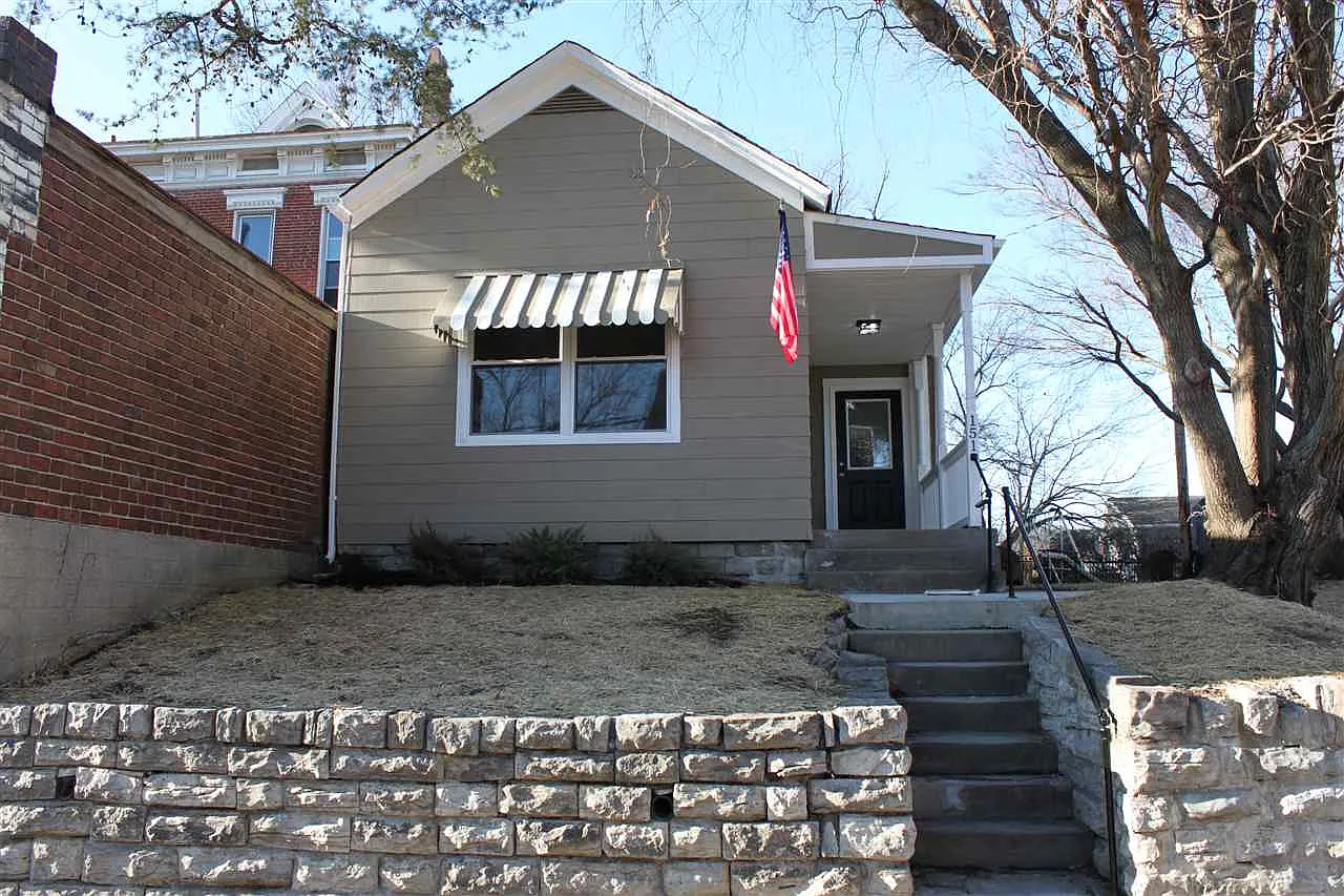 151 Ross Ave photo 1