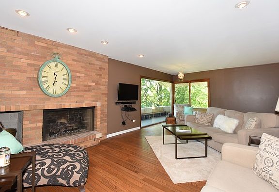 3rd image of 15232 Vaysee Ct
