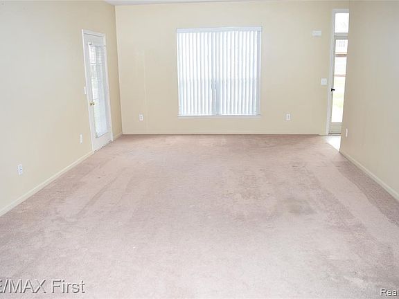 4th image of 26912 Carrington Pl