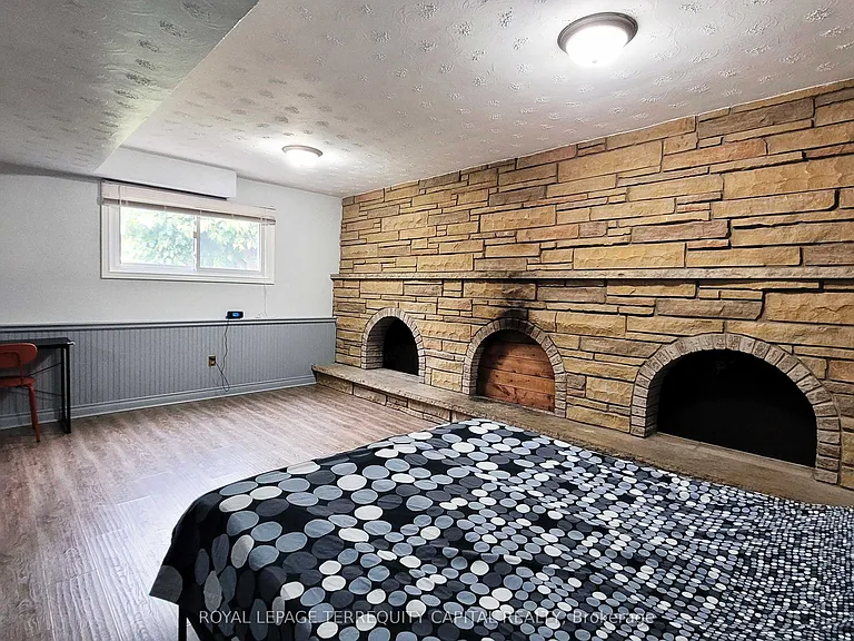 16 Mayfair Ct — Photo 22