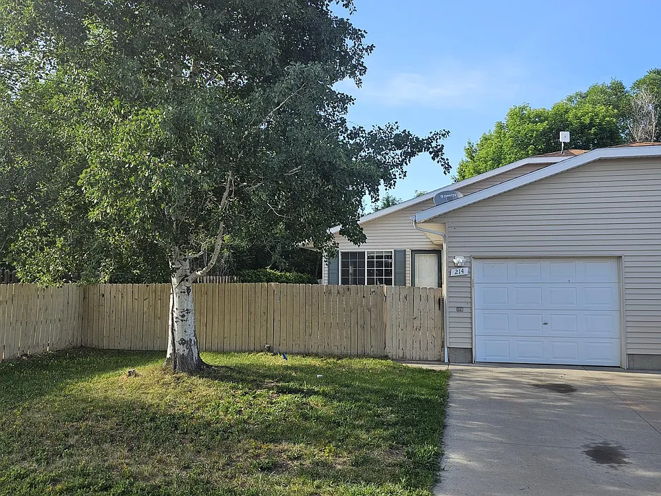 214 W Timothy St