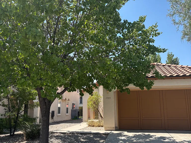 1024 Waterfall Dr NE — Photo 1