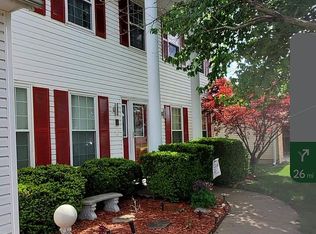 995 Keeneland Rd, Florissant, MO 63034