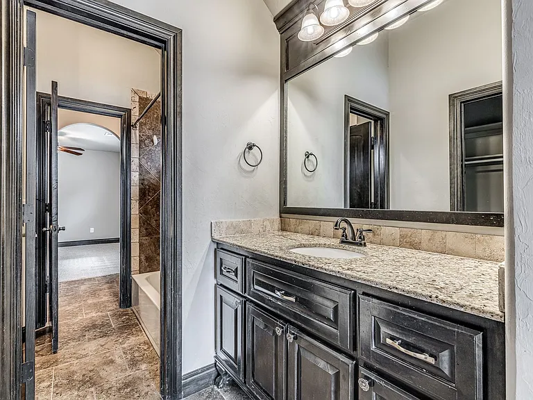 13609 Gentry Dr — Photo 20