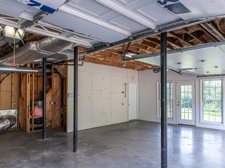 1711 Lawrence Rd — Photo 43