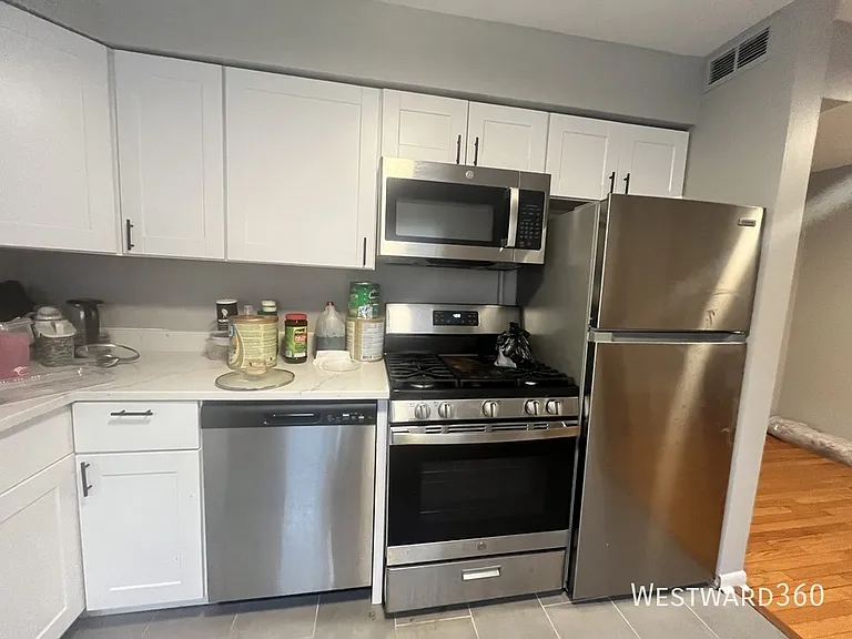 1624 W Touhy Ave #1B — Photo 3