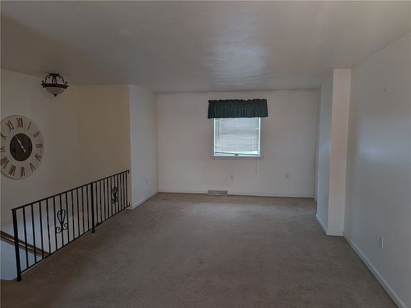 5th image of 41 Pine Dr