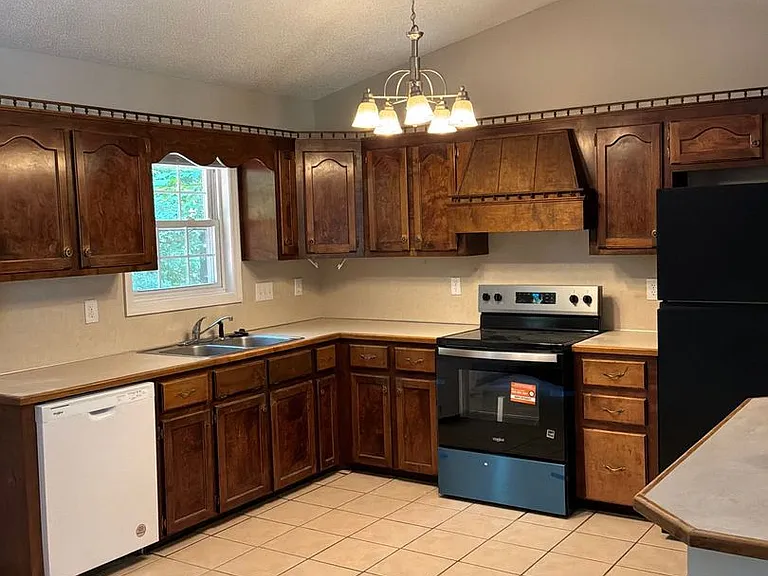 1680 Plyler Lake Rd — Photo 9