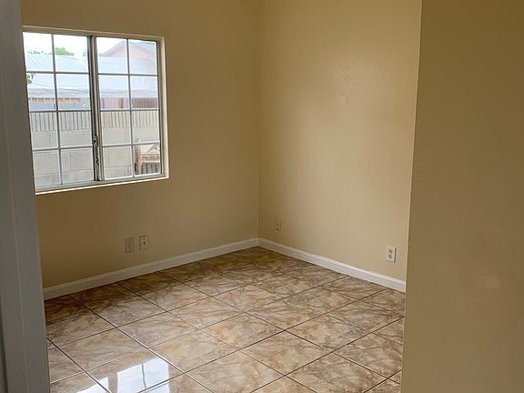 5th image of 3536 W 108th St