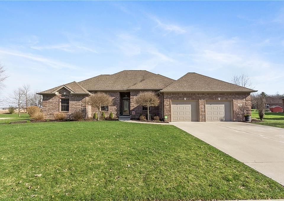 1st image of 249 Woodland Pl