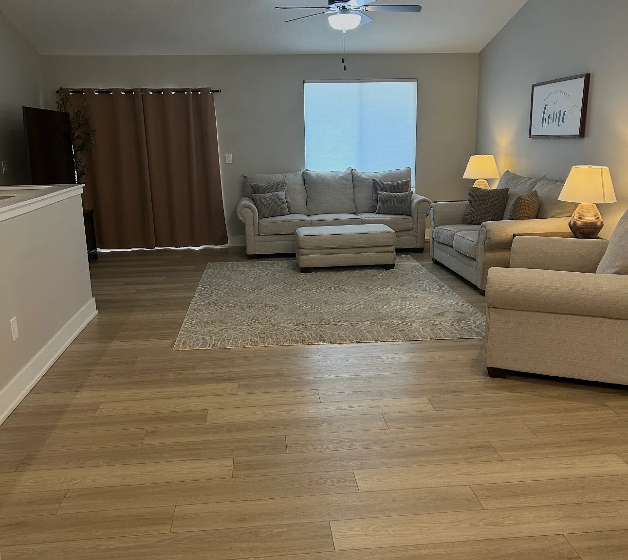 4 bed, 2284 sqft, $2,150 — Photo 4