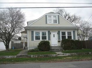 33 Mayflower St, East Providence, RI 02914