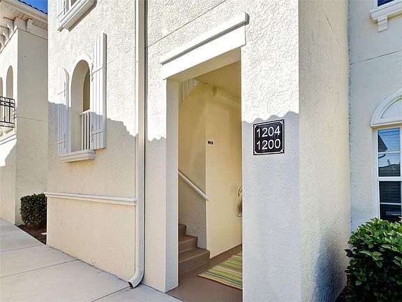 2nd image of 1204 Ravinia Cir #1204