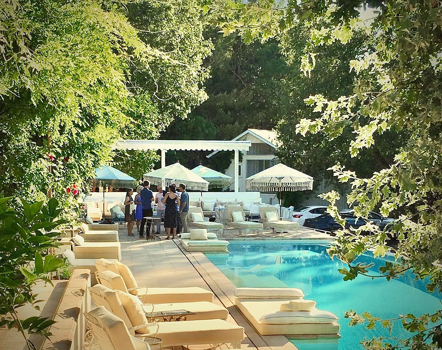 10 bed, 8000 sqft, $125,000 — Photo 2