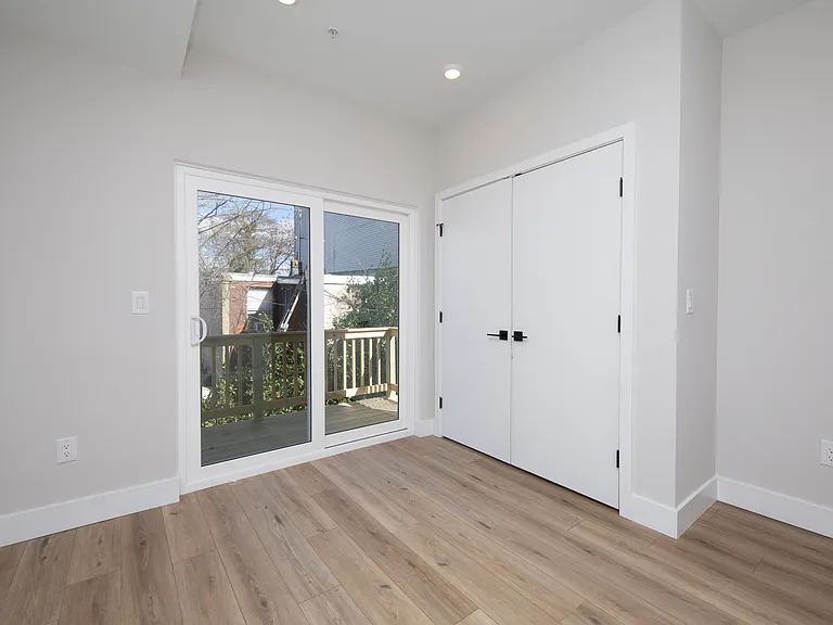 935 W Dauphin St #B — Photo 16