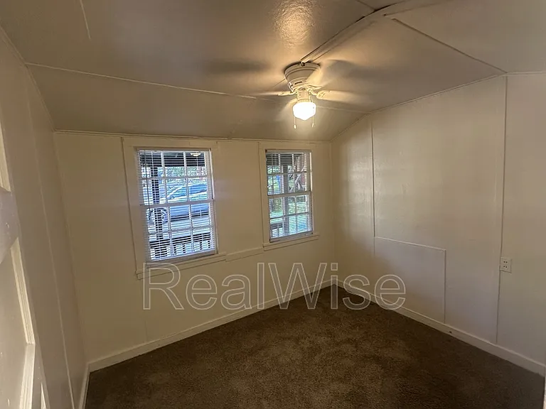 4550 Rogue River Hwy #6 — Photo 9