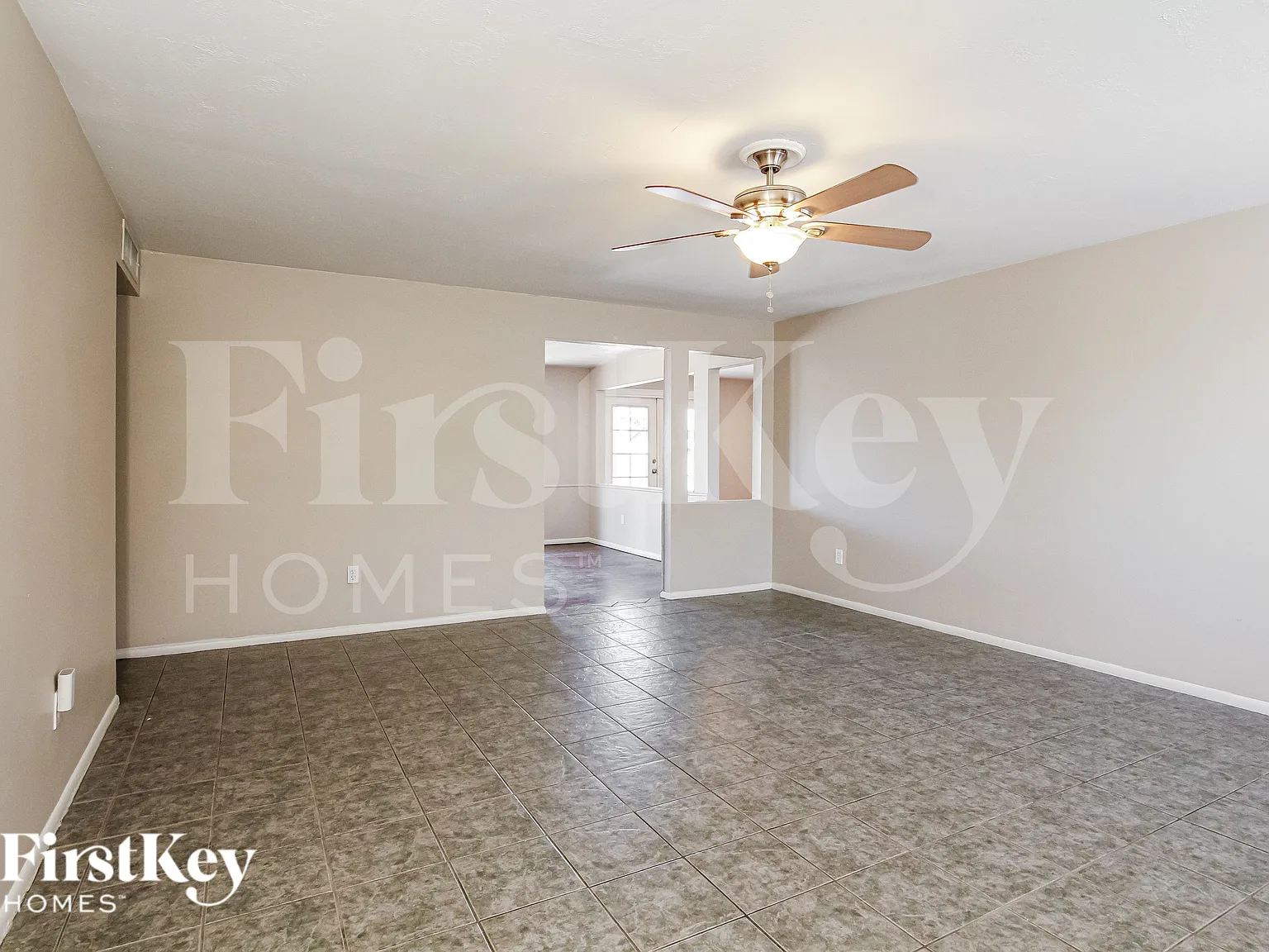 4 bed, 2.0 bath, 1684 sqft, $2,060 — Photo 2