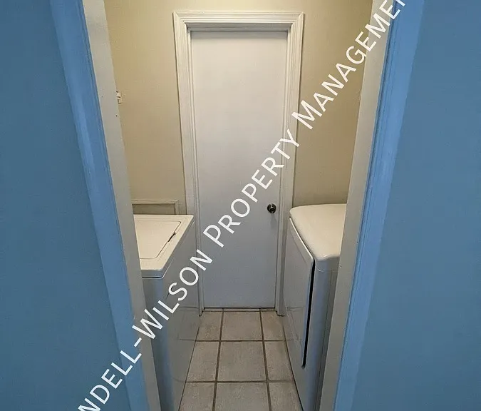 1331 Springlawn Ct — Photo 10