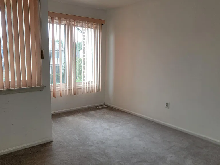 1901 Monroe Ln — Photo 15