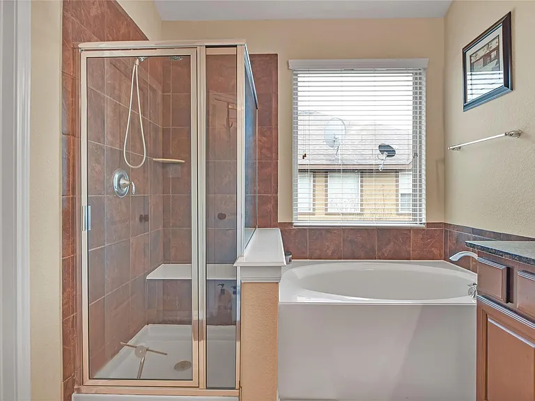 21 Cheswood Manor Dr — Photo 19