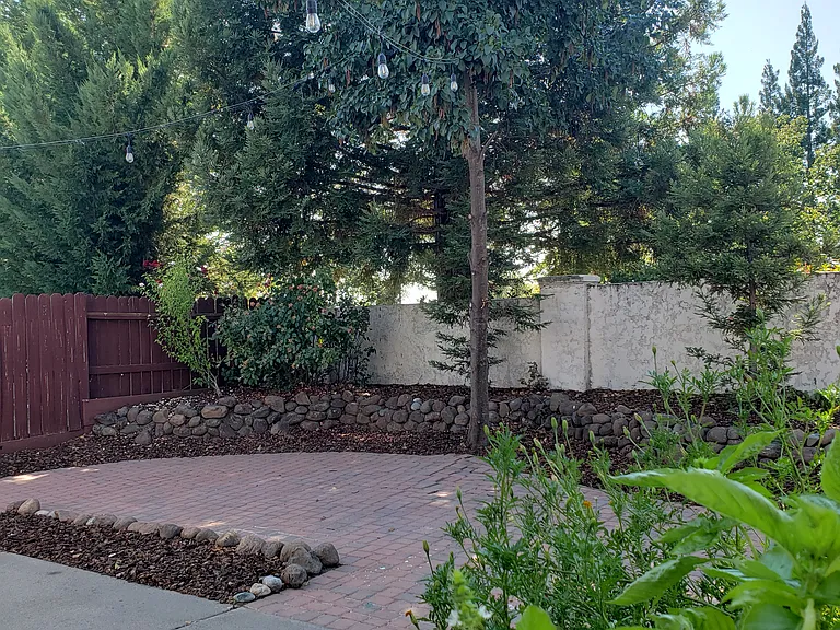 920 Rathbone Cir — Photo 40