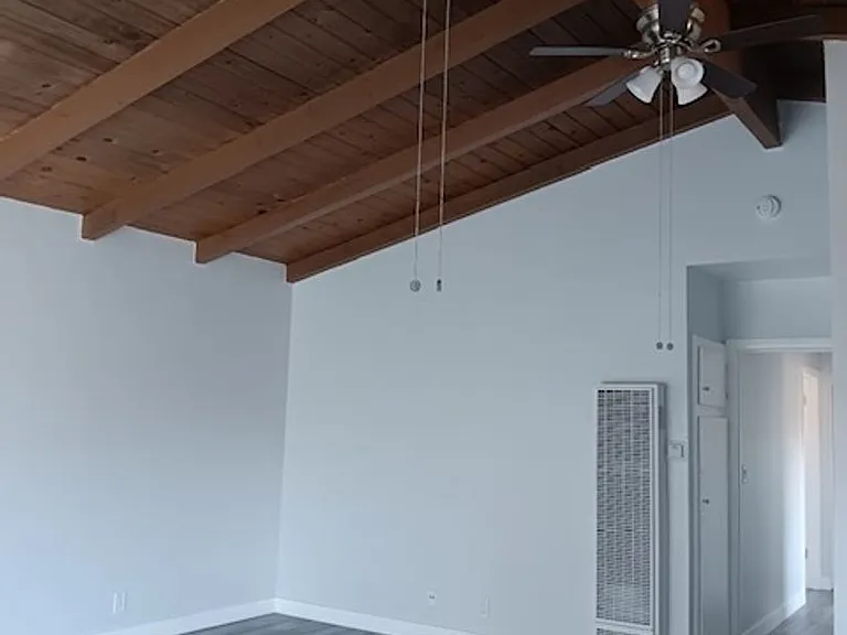 6346 Middleton Ave — Photo 3