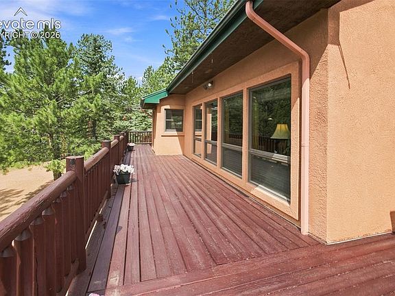 5th image of 381 Saddleback Creek Dr