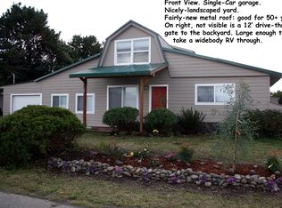 201 Lakeview Dr, Crescent City, CA 95531