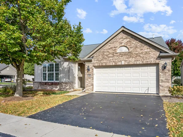 2836 Cascade Falls Cir, Elgin, IL 60124